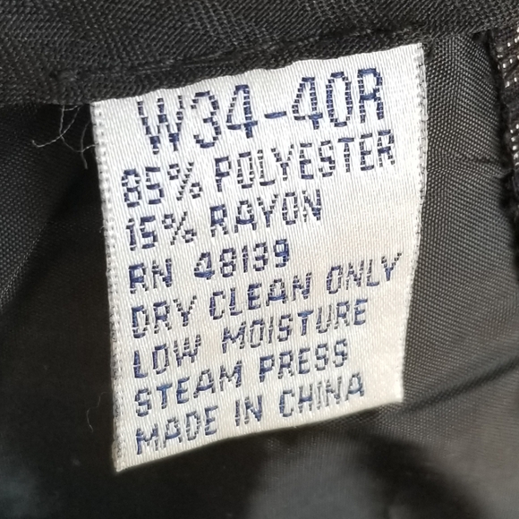 [E. J. SAMUEL] Fancy 3-Piece Check Suit with Silk Handkerchief in Pocket - Picture 12 of 12